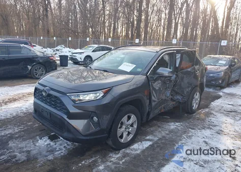 2019 Toyota Rav4 Xle z USA, uszkodzony, nr VIN 2T3P1RFV4KW072997